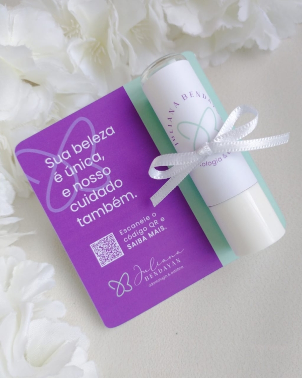 CARTÃO COM HIDRATANTE LABIAL LUXO