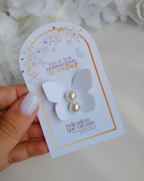 KIT PREMIUM | CARTÃO COM BRINCO DE PÉROLA (COLEÇÃO ESSÊNCIA FEMININA) - Image 2